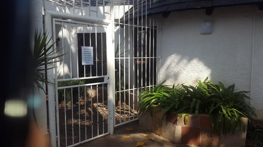 Rosebank Lodge & Backpacker Johannesburgo Exterior foto